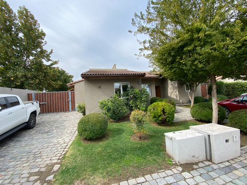 Casa Cond Los Robles 4 Dor + 4 Bañ + 4 Est + Pisci 700/140m2