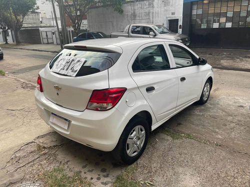 Imagen 24 de 25 de Chevrolet Onix 2019 1.4 Joy Ls