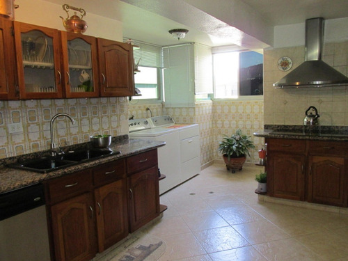 Se Vende Apartamento En Lomas De Prados Del Este Mls #24-28890