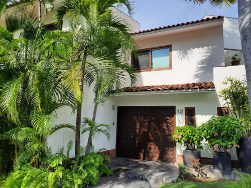 Imagen 25 de 30 de Casa En Venta En Tigre Club De Golf Alberca Privada.