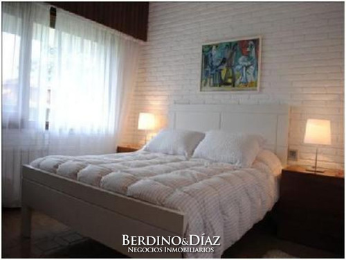 Hermosa Casa En Venta Con Un Entorno Natural Excepcional En Cantegril De Punta Del Este- Ref: 61