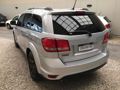 Imagen 4 de 15 de Dodge Journey 2013 3.6 R/t 286cv