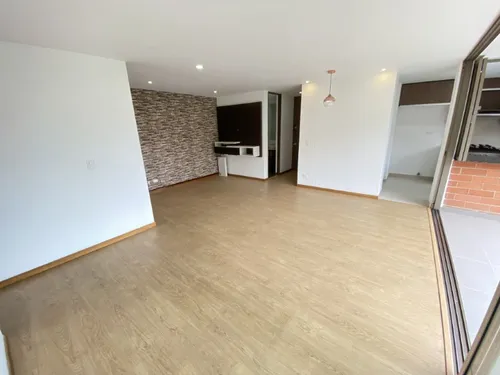 Apartamento En Arriendo Ubicado En El Poblado Sector Los Balsos (27090).