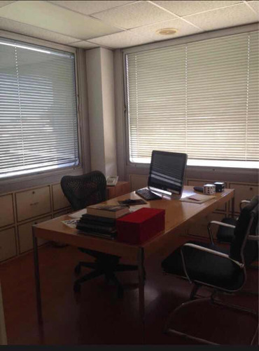 Oficina Centro Profesional Santa Paula, Frente A Clinica Santa Paula. 69m2 Excelente Ubicacion Y Vista, Restaurantes, Servicios Medicos Y De Delibery, Supermercado, Comercios, Todos A Pocos Pasos