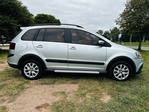 Volkswagen Suran Cross 1.6 Highline 101cv
