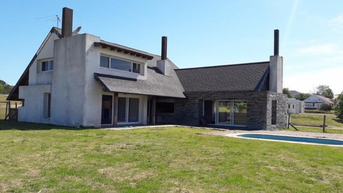 Venta Casa 4 Dormitorios Barrio Privado Colinas