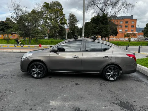 Nissan Versa 1.6 Advance
