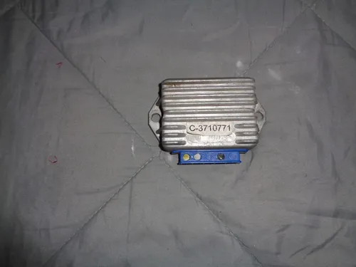 Regulador Original De Voltaje Vespa Lml 3 Pines (Usado)