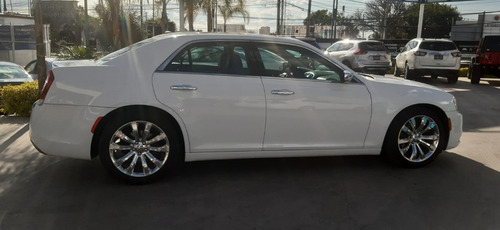 Imagen 6 de 15 de Chrysler 300 C 2017