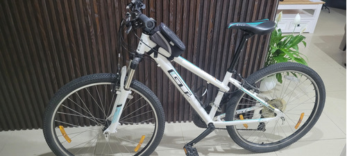 Bicicleta Dama Gt Laguna. Rodado 26.