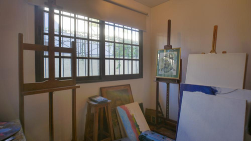 Chalet Estilo Inglés De 3 Dorm. Banfield Este.
