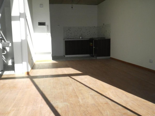 Imagen 4 de 12 de Departamento En Venta De Dos Ambientes En Bogotá Al 700 - Caballito