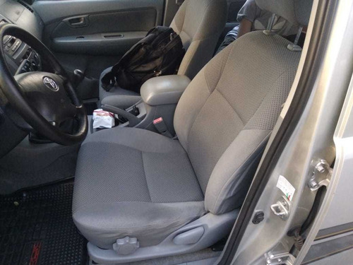 Imagen 7 de 11 de Toyota Hilux 3.0 D/cab 4x4 Srv Lim P/4
