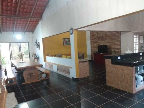 Imagem 13 de 14 de Vende-se Uma Linda Chácara,com Piscina E Rio Nos Fundos.