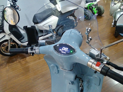 Imagen 9 de 25 de Moto Scooter Vespa Vintage Sunra Electrica Litio