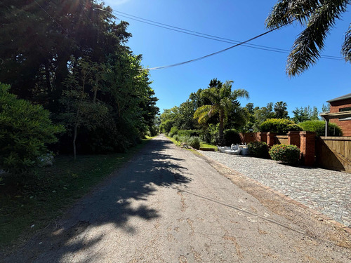 Lote En Barrio Carmencito Excelente Ubicación