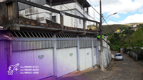 Casa Com Quintal, Kitnet E Cobertura - Excelente Localização