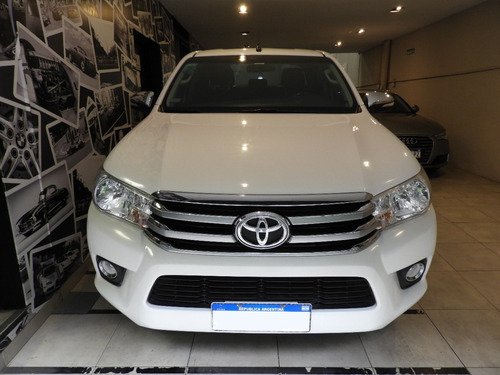 Toyota Hilux 4x2 D/c Srv Pack 2.8 Tdi 6 M/t
