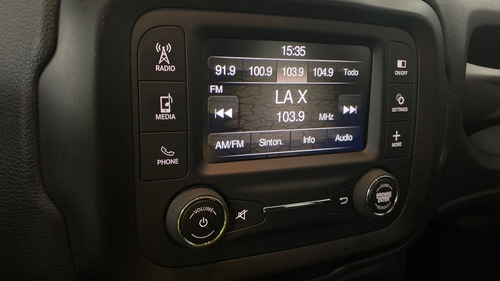 Imagen 20 de 25 de Jeep Renegade 2023 Sport 1.8