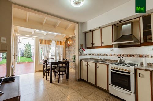 Imagen 15 de 30 de Excelente Casa 4 Amb | Jardín | Parrilla | Cochera