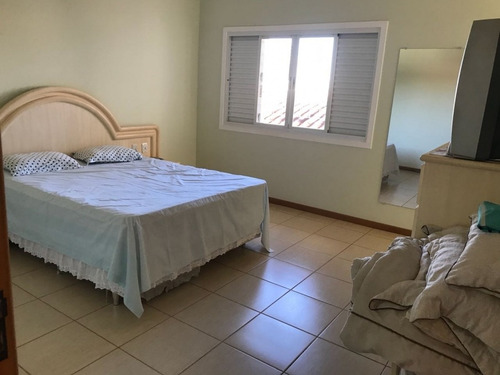Imagem 5 de 21 de Casa Em Assis, Com 03 Dormitórios Sendo 01 Suíte Master. - 1205