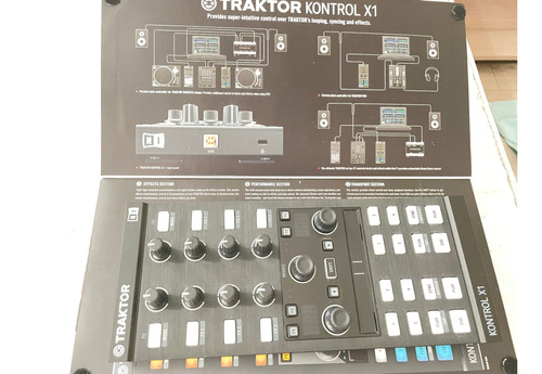 Controladora Traktor Kontrol X1 Mk2 + Case De Transporte