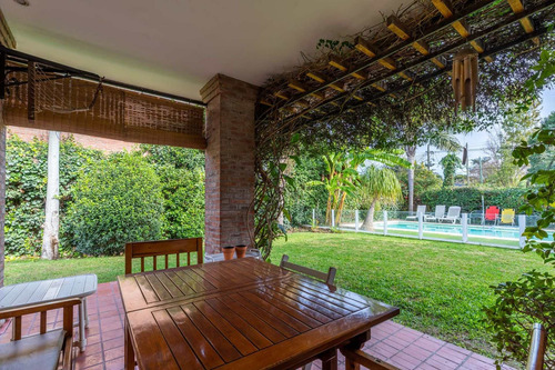 Imagen 6 de 30 de Casa Venta City Bell 4 Dormitorios Y Pileta