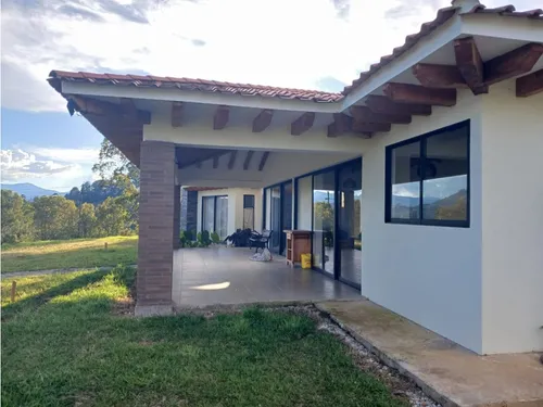 Casa Amoblada En Arriendo En El Retiro