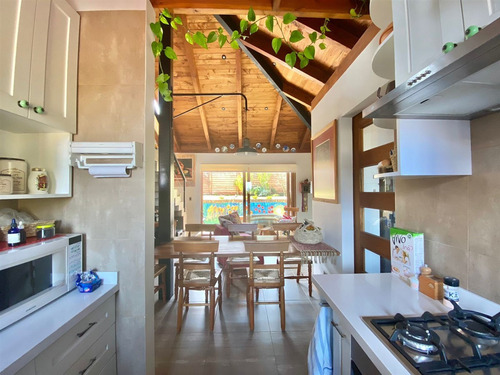 Dos Casas, Una Grande Familiar Y Otra Ideal Para Los Abuelos