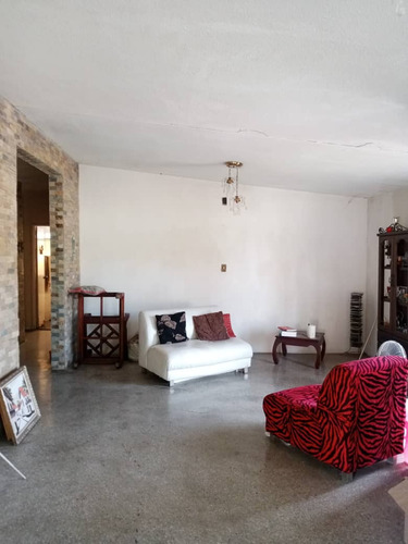 Casa En Venta En Urb. La Esperanza Tocuyito G09-13
