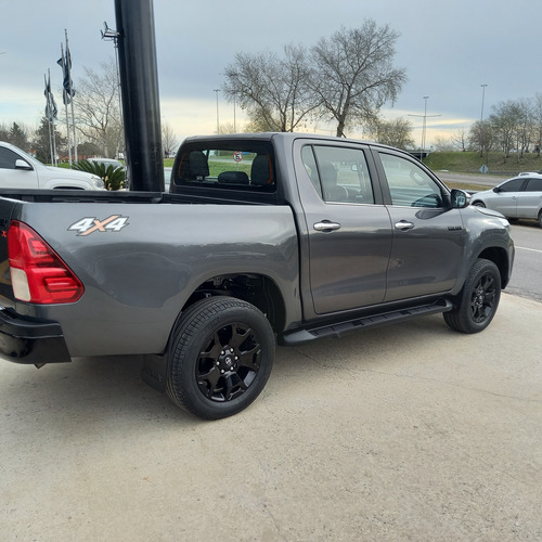 Toyota Hilux 2.8 Cd Srx 177cv 4x4