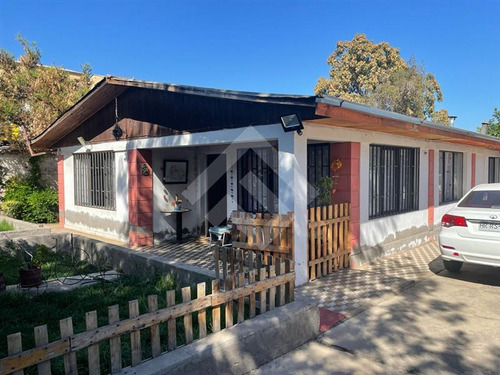 Casa En Venta De 9 Dorm. En Quinta Normal