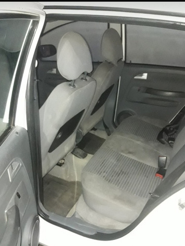 Imagen 7 de 14 de Volkswagen Suran 2009 1.6 I Trendline 90b