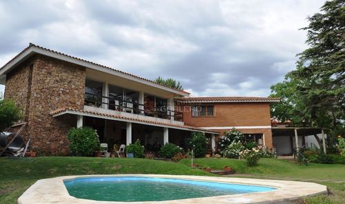 Casa En Venta Y Alquiler En Punta Del Este, Zona De Playa Mansa.- Ref: 18669