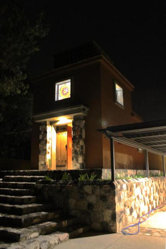 Casa Quinta En Venta - 3 Dormitorios 3 Baños - Córdoba