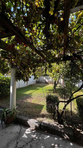 Amplia Casa En Villa Macul