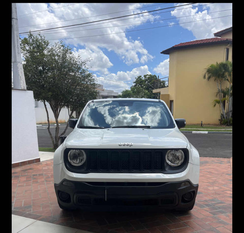 Jeep Renegade 1.8 Flex Aut. 5p