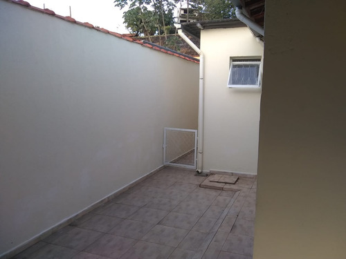 Casa Com 4 Quartos E 2 Banheiros