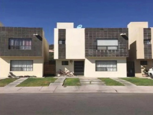 Casa En Venta En Santiago De Queretaro, Queretaro