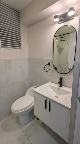 Alquiler De Habitaciones Para Mujeres-pueblo Libre( Limite Con San Miguel) A Dos Cuadras De Plaza San Miguel, Pucp, A 10 Minutos De La Upc, U. San Marcos Y U. Ruiz De Montoya; A 20 Minutos U.pacifico.