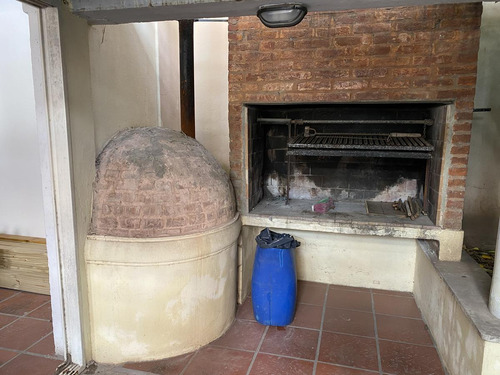 Excelente Departamento De 2 Ambientes Muy Amplio En Venta En Centro De Adrogué