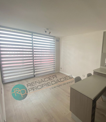 Departamento En Cuarto Piso, Una Habitación, Comuna De La Ci