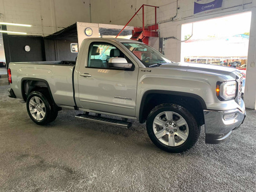 Imagen 2 de 14 de Gmc Sierra 5.4 Cab Reg At 4x4 2018