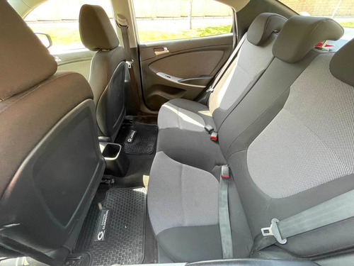 Imagen 18 de 21 de Hyundai Accent 1.6 At Gl Sedan