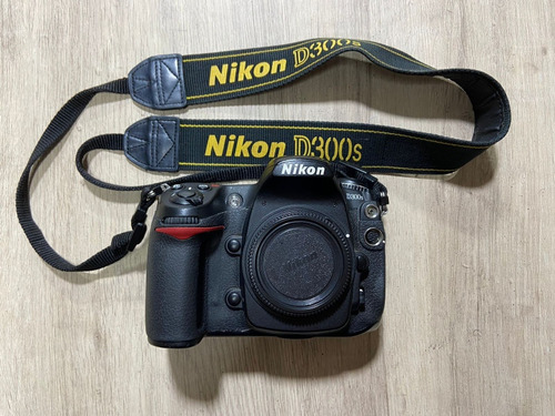 Cámara Nikon D300s 