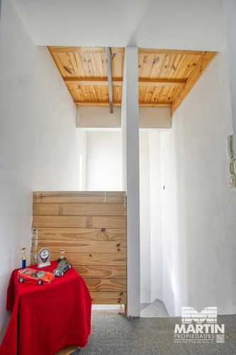 Casa 6 Ambientes, 7 Cuadras De Av. Maipú, Suite, Toilette, Play, Cochera Y Jardín.