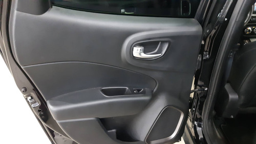 Imagem 9 de 13 de Fiat Toro 2.4 16v Multiair Flex Blackjack At9