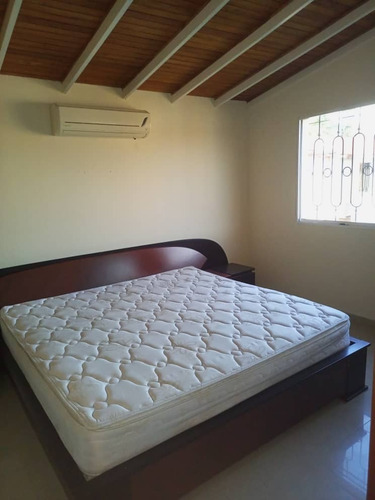 Imagen 11 de 16 de Se Alquila Hermoso Townhouse En San Diego, Res Aves Del Paraíso.(semi Amoblado) Y.l.