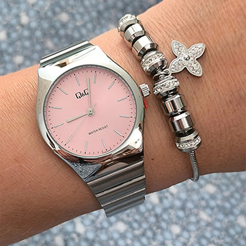 Reloj Q&q Análogo Estilo Elegante Dama Modelos Febo Correa Plateado Bisel Plateado Fondo Rosa