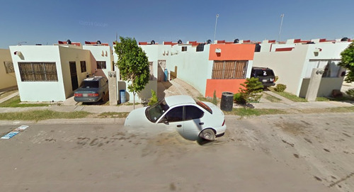 Casa En Remate Bancario En C. San Blas 1226, Villas De San Miguel, Nuevo Laredo, Tamps . -ngc4